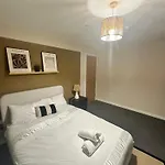 Deluxe 2 Bed Flat