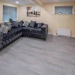 Beautiful, Peaceful, 5 Bedroom Home With Hot Tub!