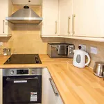 Beautiful, Peaceful, 5 Bedroom Home With Hot Tub!