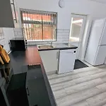 Sleeps 16 Etihad Coop Live Home By City Superhost