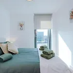 Media City 2Bed Apartment, Amazing Views, Smart Tv, Perfect For Contractors, Professionals, Families And Leisure