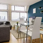 Luxury 2Br Apartment - City View Escape