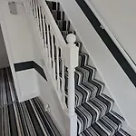 Dalton House - Three Bedroom Property Stretford Free Parking Near The Trafford Centre