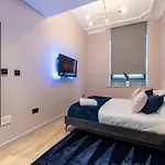Luxury 2Br Apt In City Centre