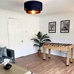 6 Guests House Old Trafford,Media City,City Centre, Free Parking