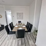 Sleeps 16 Etihad Coop Live Home By City Superhost