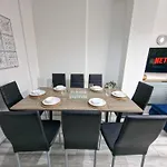 Sleeps 16 Etihad Coop Live Home By City Superhost