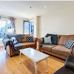 Luxury 2Br Apartment - Prime Location - Parking