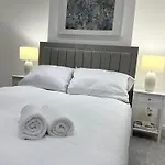 Entire House - Near Etihad Stadium And Central Manchester
