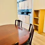 Charming Double Bed Room In New Moston