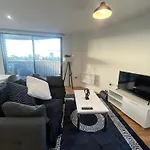 Deluxe 2 Bed En-Suite Flat