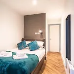 Stylish 2 Bedroom Apartment In Central Manchester