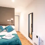 Stylish 2 Bedroom Apartment In Central Manchester
