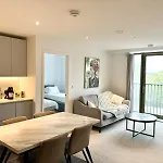Entire Luxury Manchester City Centre Apartment With Pool & Jacuzzi