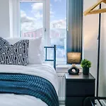 Stylish 3 Bed In Salford W Pool Table And Ps4 By Vista Stays Short Lets Salford Manchester