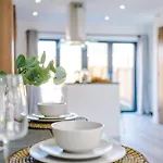 Rest&Recharge At Waterway House