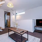 Rest&Recharge At A Spacious Townhouse By The Etihad