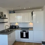 Stylish & Cosy One Bedroom Condo