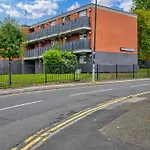 Stunning 1 Bed Apartment With Parking Pass The Keys
