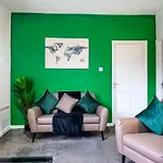 Trafford Eden - 3 Bed Home Near Old Trafford And Trafford Centre With Free Parking
