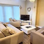 Newly Refurbished 4Bedroom Townhouse By The Etihad