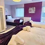 Newly Refurbished 4Bedroom Townhouse By The Etihad