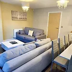 Newly Refurbished 4Bedroom Townhouse By The Etihad