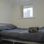 Lovely Modern 2 Bed Flat With Parking, Close To City Centre