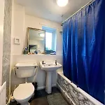 1Br Gem Near Downtown Hotspots