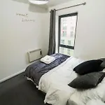 2Br-Sleeps5-Cityview-Freeparking-Citycentre