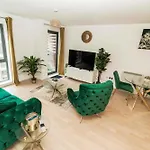 2Br-Sleeps5-Cityview-Freeparking-Citycentre
