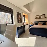 Central Townhouse, Free Parking, Close To Ao Arena