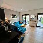 Central Townhouse, Free Parking, Close To Ao Arena