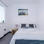 Manchester Hideaway Cozy 3Br With Free Parking