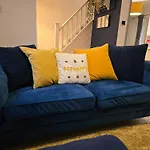 The Heart - Cosy 3 Bedroom House With Double Driveway And Garden In Manchester