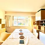 Spacious 3-Bed Family Retreat With Cosy Living And Garden! Free Parking