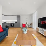 Modern Highrise Luxury Apartment