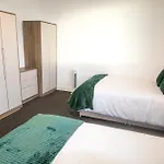 Spacious 2Br Flat Stadium Links