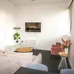 Spacious 2Br Flat Stadium Links