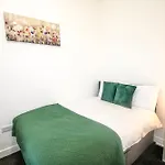 Stylish 2 Bedroom-Free Parking