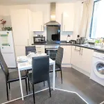 2 Bedroom Flat-Free Parking