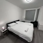 Modern Cozy One Bedroom Apartment