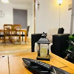 Cosy 3Bdr In Levenshulme-Close To Manchester City Centre And Stockport Town- Free Parking- Wifi