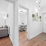 Garden Free Parking 10 Min To City & Etihad!