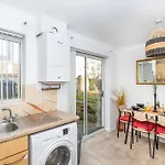 Manchester Home City Centre Park Full Kitchen