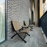 Luxury 3-Bed Townhouse Sleeps 6 Free Parking
