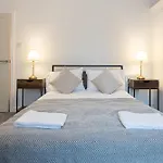 New Listing - Stunning 3 Bedroom Levenshulme Home Sleeps 7