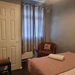 Spacious House In Central Manchester
