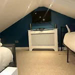 Charming Victorian Retreat 4Br House In Central Manchester