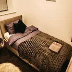 M1 Manchester City Apartment - Blue Lagoon